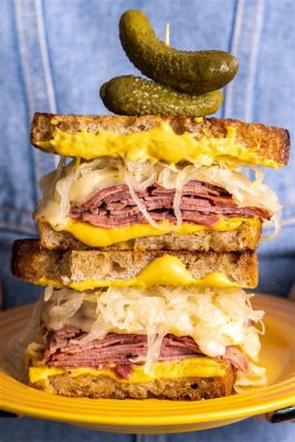 ¡Un viaje culinario a través del sabor ahumado y la textura cremosa de la Pastrami sobre centeno en Chicago!