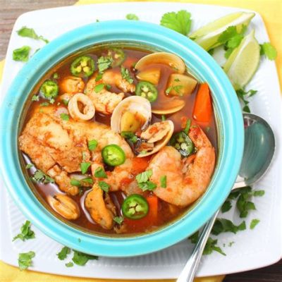  ¿Caldo De Mariscos De Lianyungang: Una Sinfonía Salina De Frescura Y Especias Aromáticas?