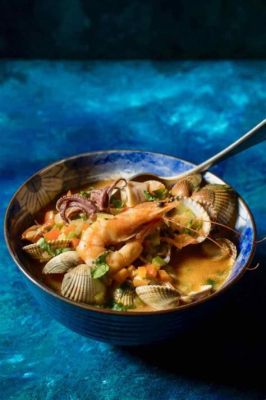  Cazuela de Mariscos: ¡Una Sinfonía de Sabores Marinos en un Caldo Rústico y Acogedor!