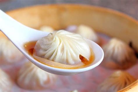 ¡Deleite sus papilas gustativas con el famoso Xiaolongbao de la vibrante ciudad de Wuhan!