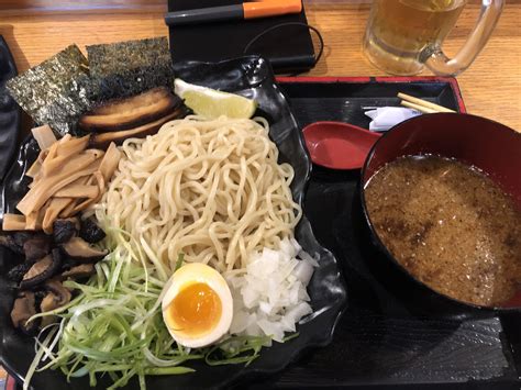 Hakata Ramen: ¡Un manjar umami con fideos texturizados para la mente y el alma!