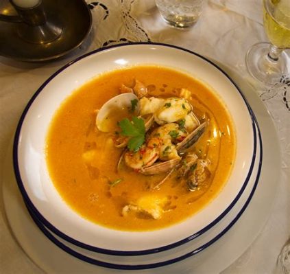  La sopa de pescado de Caozhou: ¿Un deleite picante y refrescante para despertar tus sentidos?