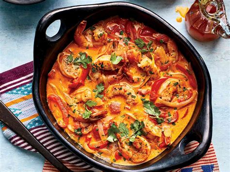  Moqueca de Peixe: ¡Una explosión tropical de sabores marinos y especias aromáticas!