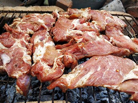  ¡Shashlik: Una explosión de sabores a la brasa que te transportará a las estepas siberianas!